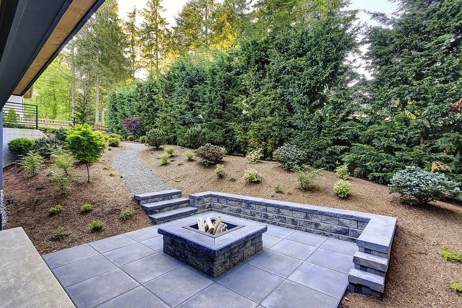 5 Ways to Incorporate a Fire Feature Into Your Outdoor Design